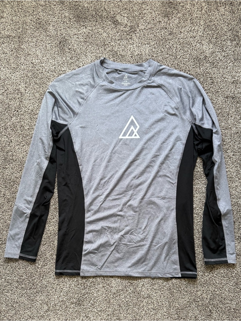 Ripzone Men’s Grey Long Sleeve Swimshirt With Black Sides & White Geometric Logo